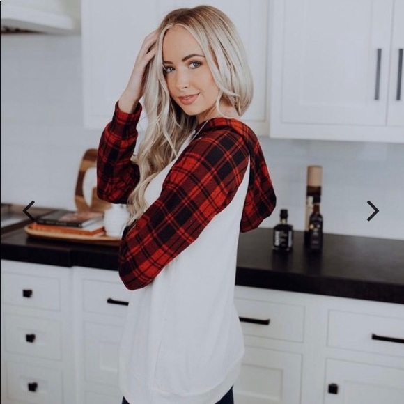 Meet Me At The Cabin Hoodie - Picture 3 of 4